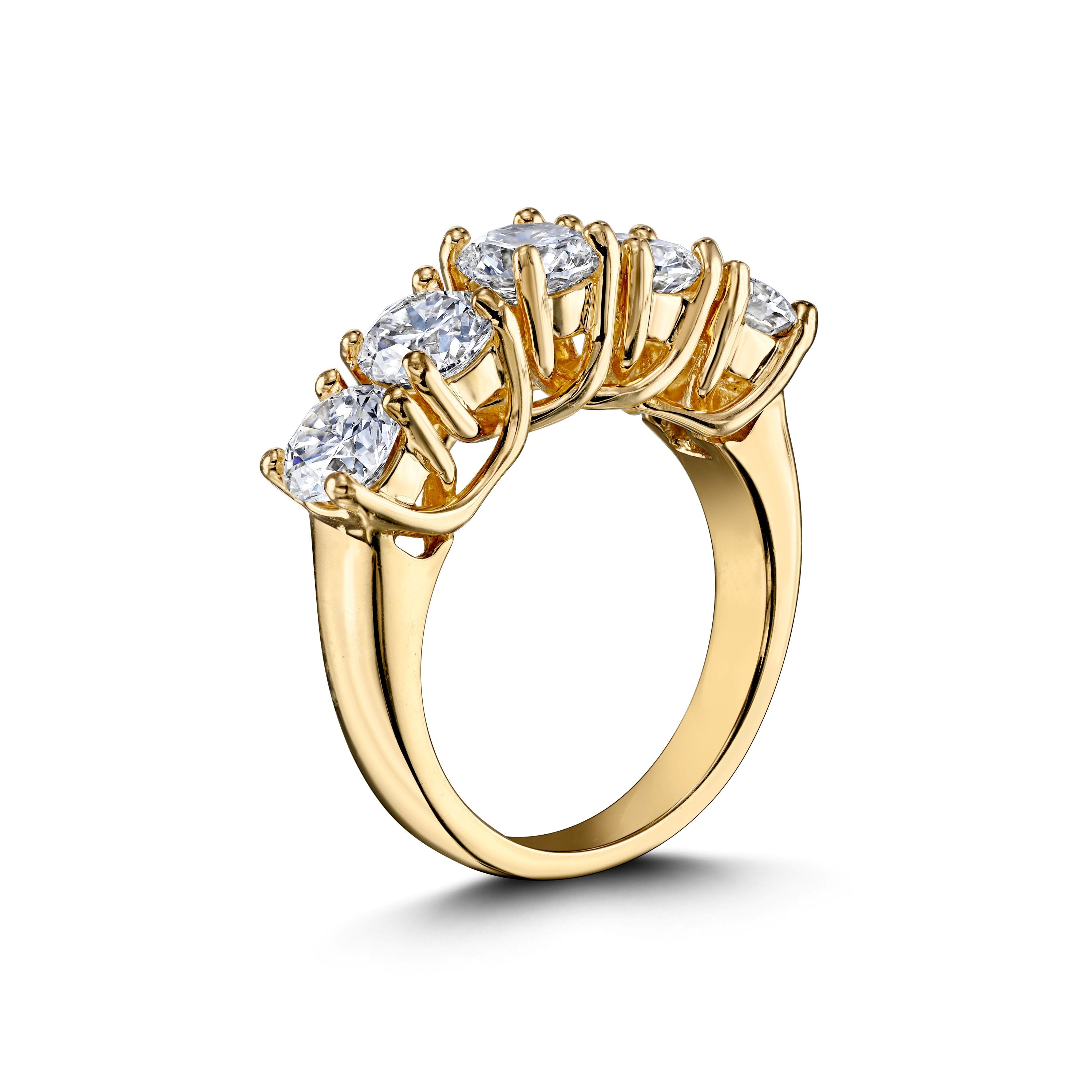 Round Diamond Anniversary Band in Yellow Gold